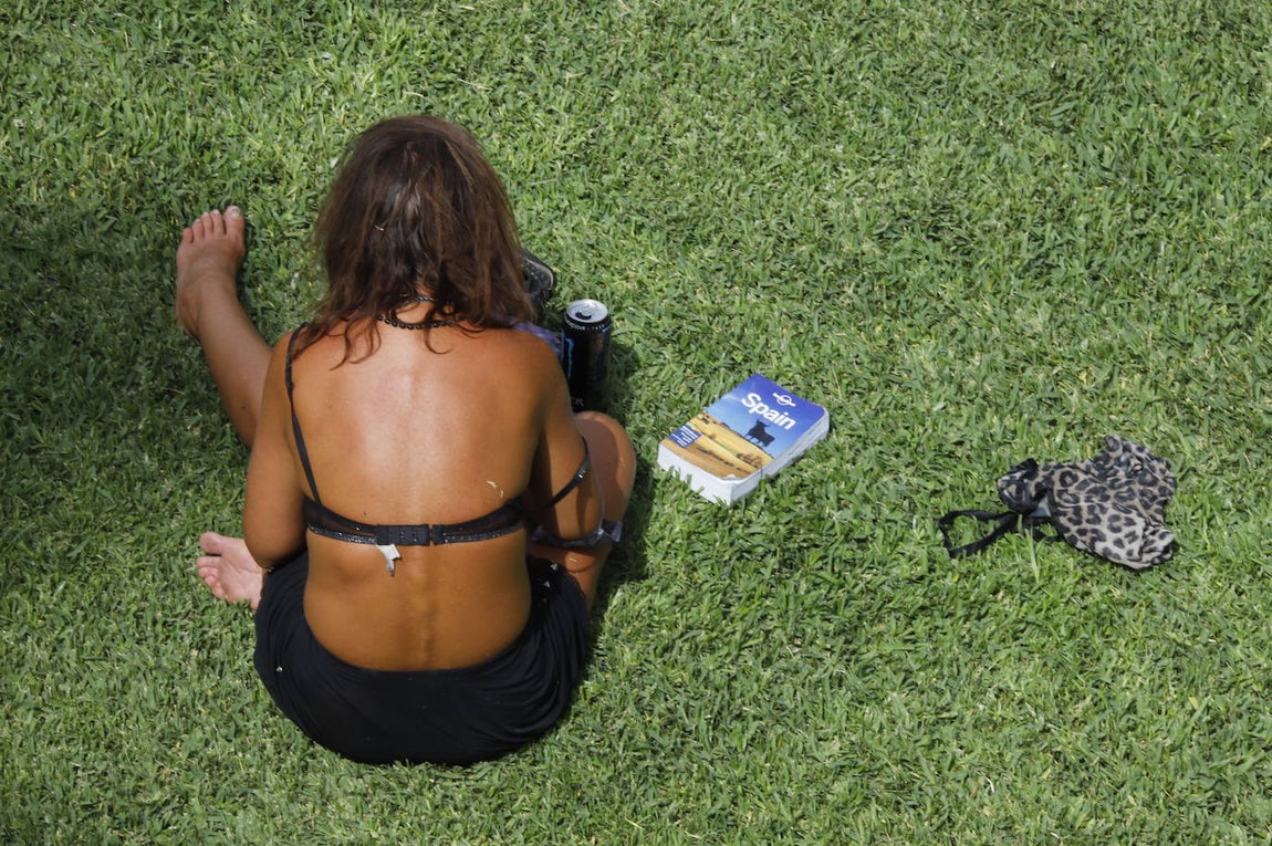 Los turistas durantela ola de calor en Córdoba, en imágenes
