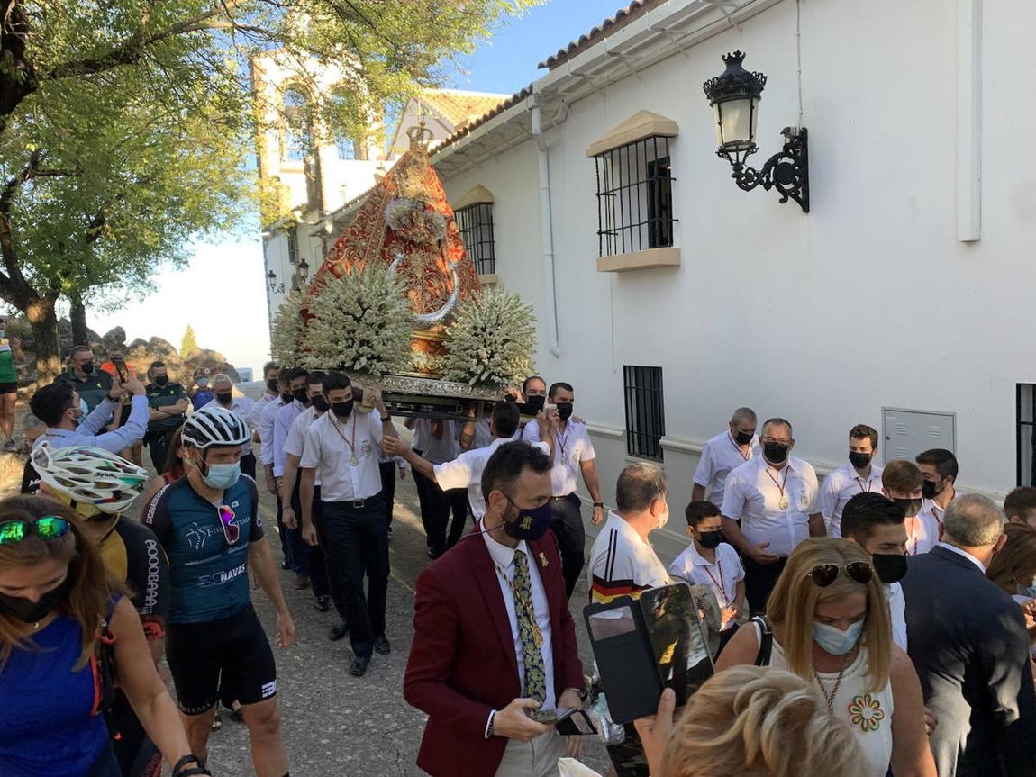 La &#039;Bajá&#039; de la Virgen de la Sierra en Cabra, en imágenes