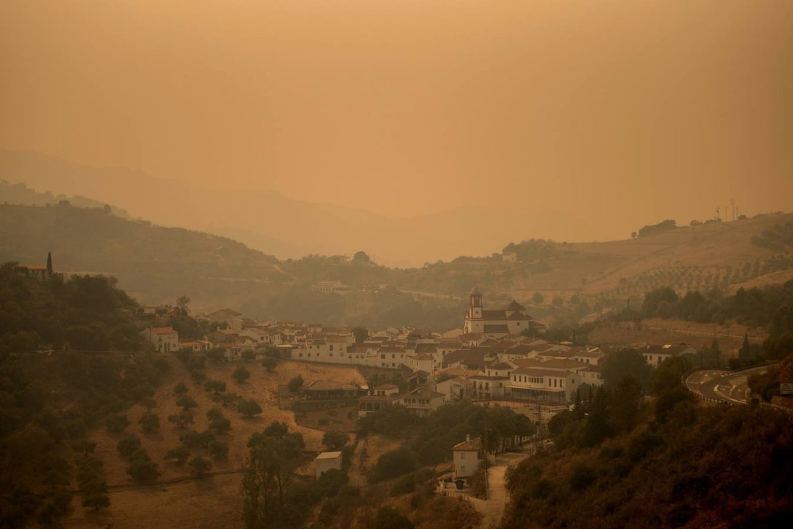 En imágenes, Sierra Bermeja, el peor incendio de los últimos tiempos en Andalucía