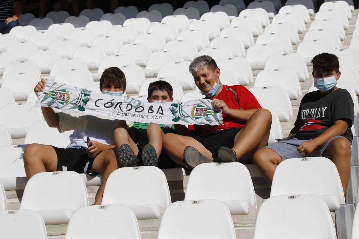 La alegría del Arcángel en la cuarta victoria del Córdoba CF ante el Don Benito
