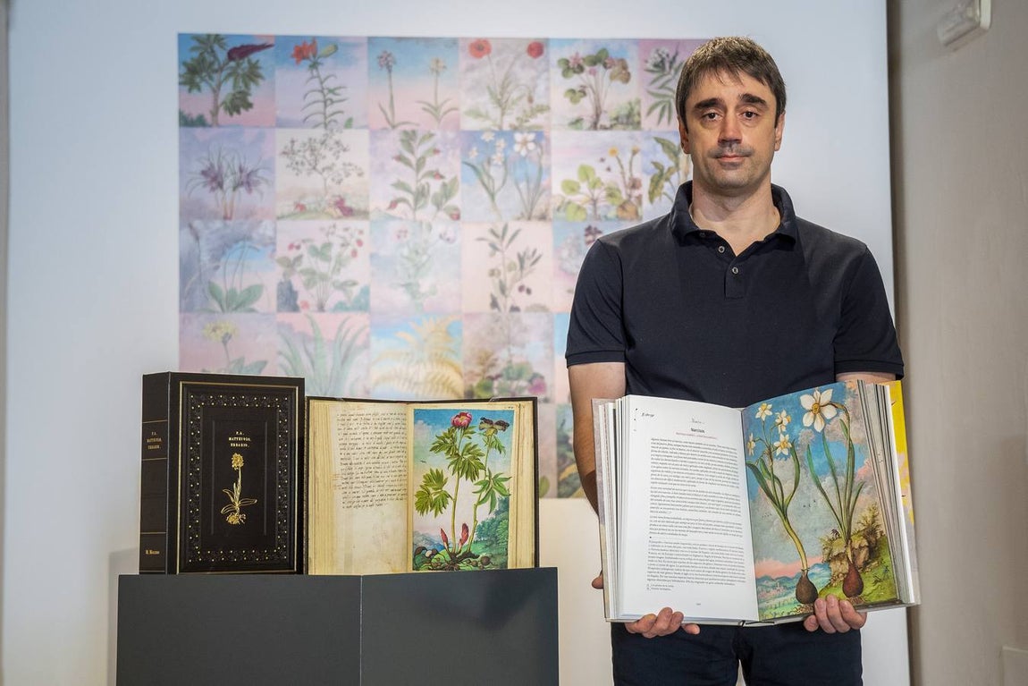 En imágenes, la exposición &#039;Plantas y flores curativas en los códices iluminados (siglos X - XVI)&#039; en el Alcázar de Sevilla