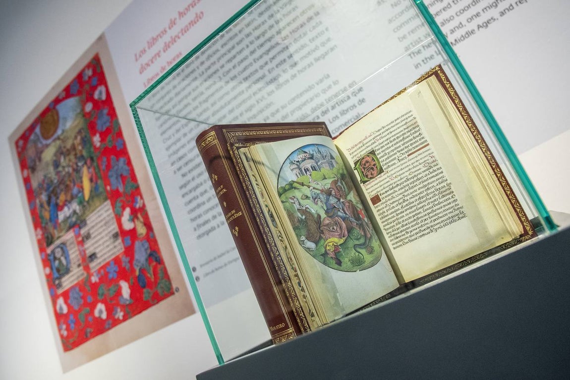 En imágenes, la exposición &#039;Plantas y flores curativas en los códices iluminados (siglos X - XVI)&#039; en el Alcázar de Sevilla