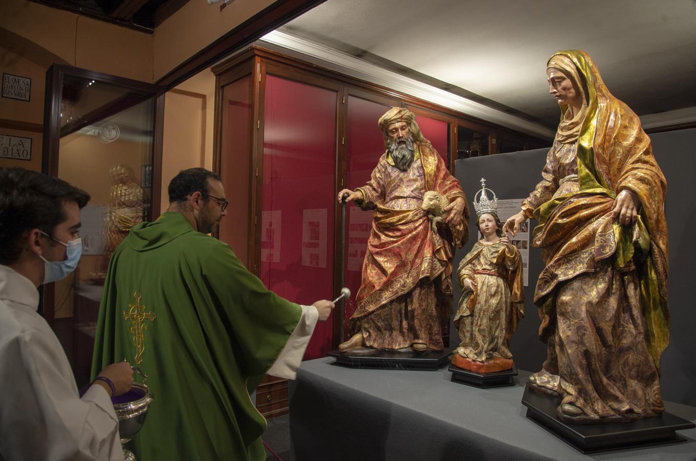 Imágenes de la restauración del misterio de la Sagrada Familia de la hermandad de la O