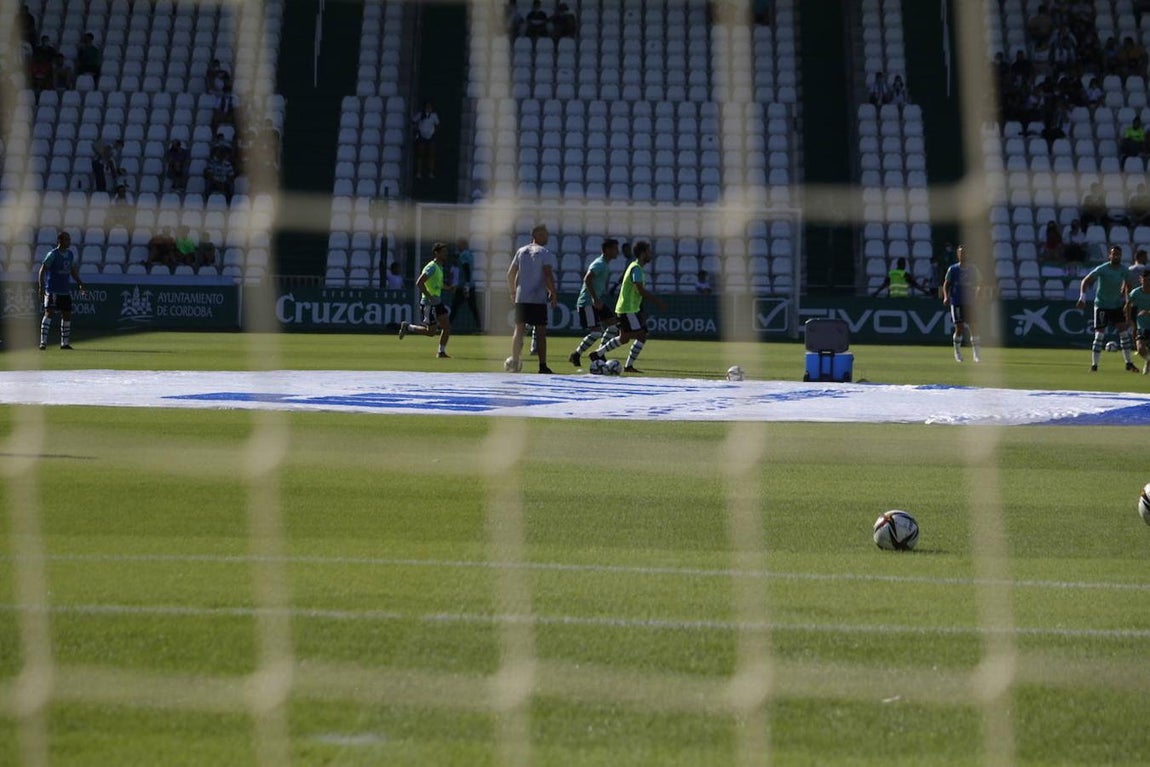 El ambiente en las gradas del Córdoba-San Fernando, en imágenes