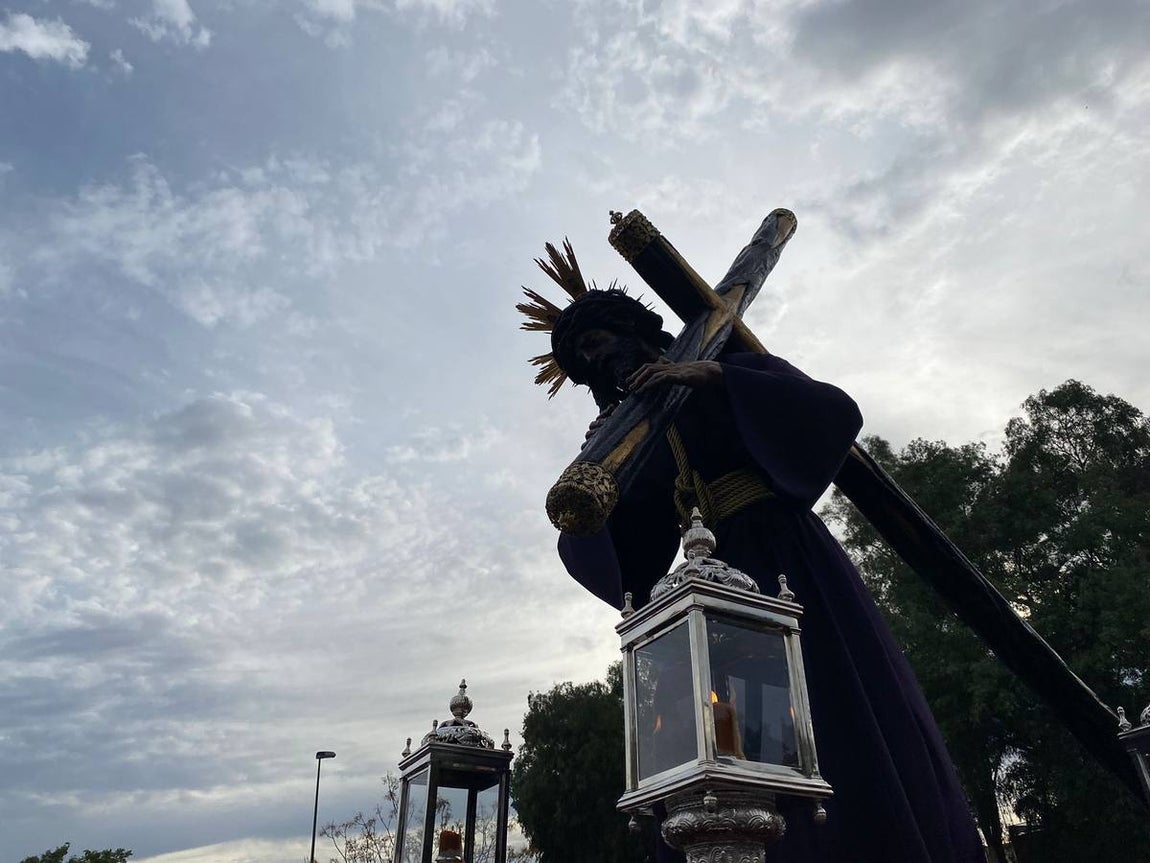 Salida del Gran Poder: Impresionante llegada del Señor a Tres Barrios, la espera termina