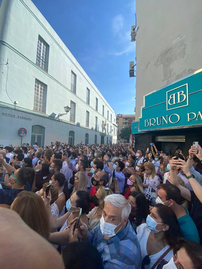 Salida del Gran Poder: El Señor llega a Los Gitanos