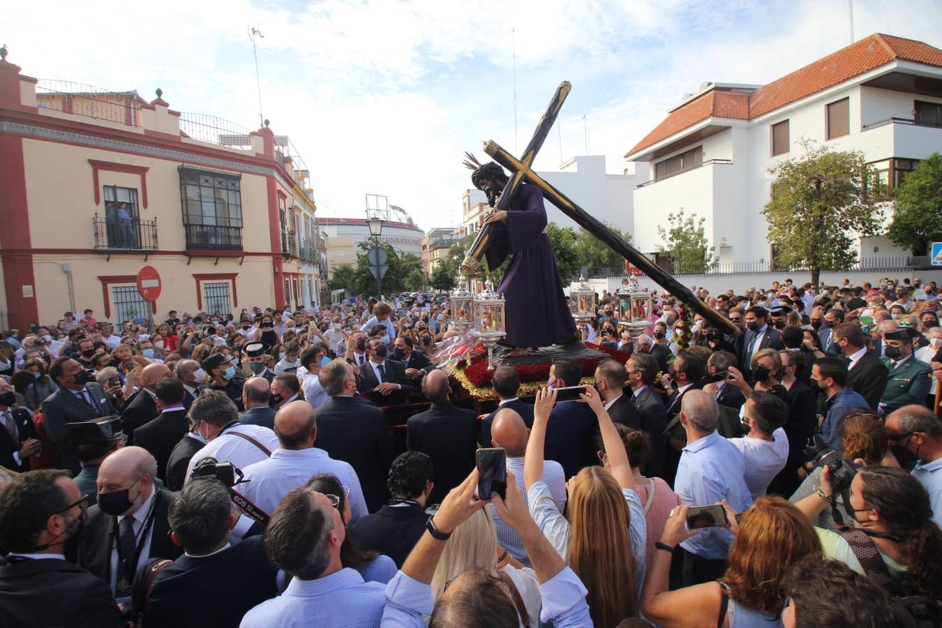 Las mejores imágenes del traslado del Gran Poder al barrio de los Pajaritos