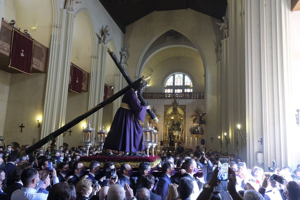 Salida del Gran Poder: El Señor llega a Los Gitanos