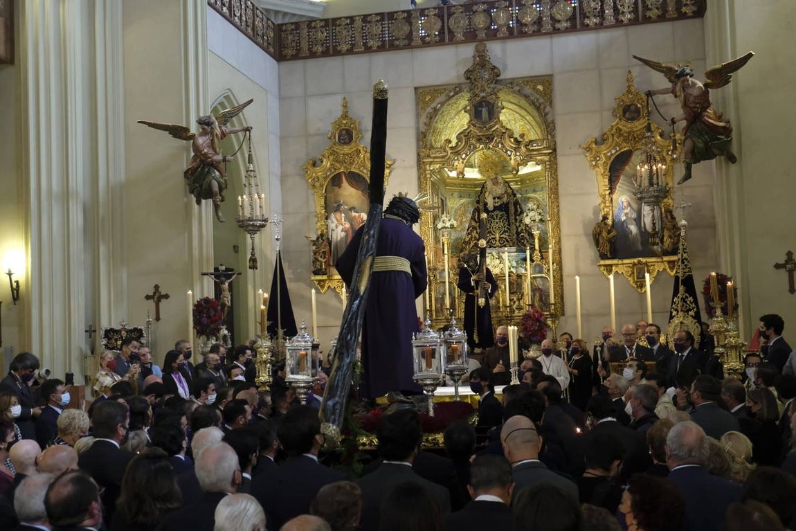 Salida del Gran Poder: El Señor llega a Los Gitanos
