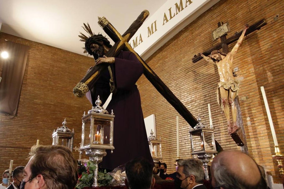 Salida del Gran Poder: Impresionante llegada del Señor a Tres Barrios, la espera termina