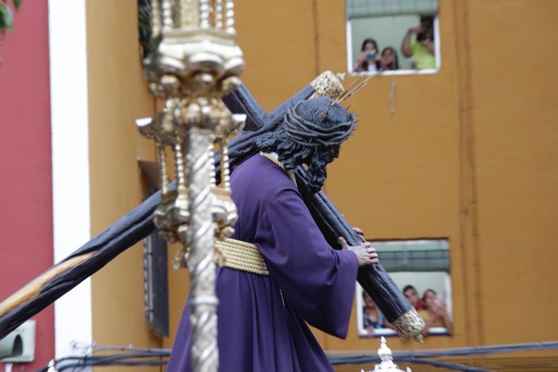 Salida del Gran Poder: Impresionante llegada del Señor a Tres Barrios, la espera termina
