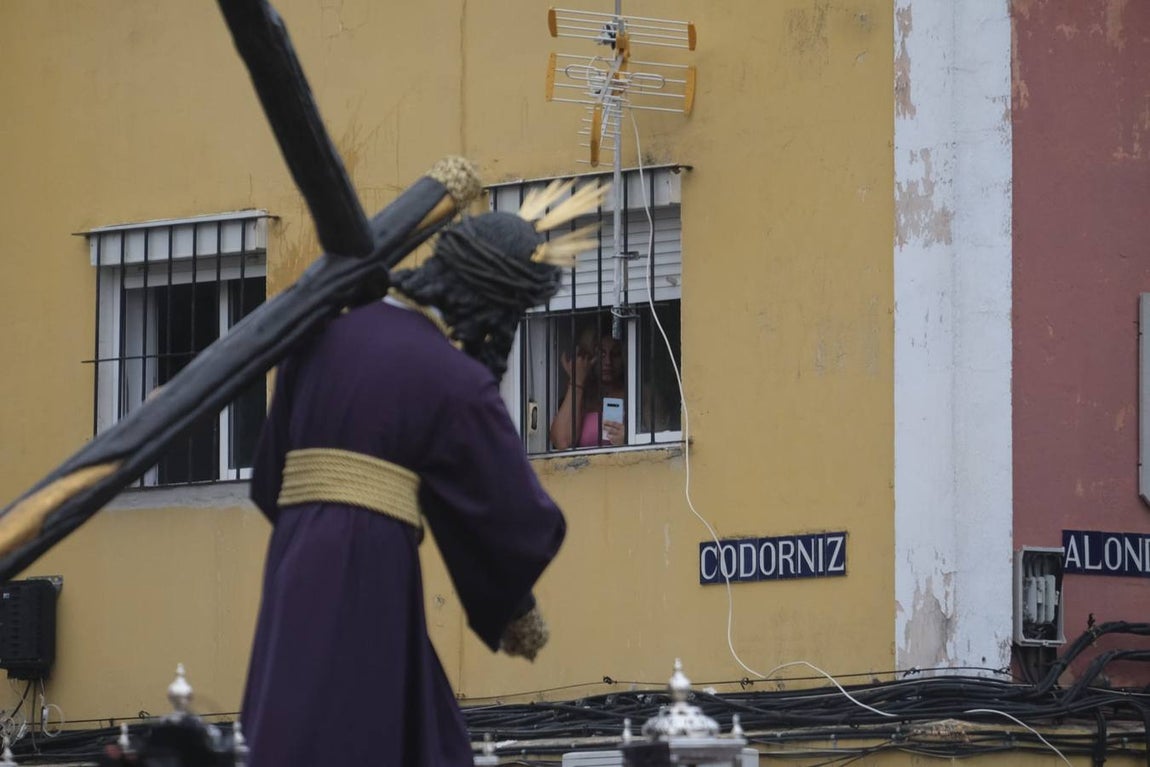 Salida del Gran Poder: Impresionante llegada del Señor a Tres Barrios, la espera termina
