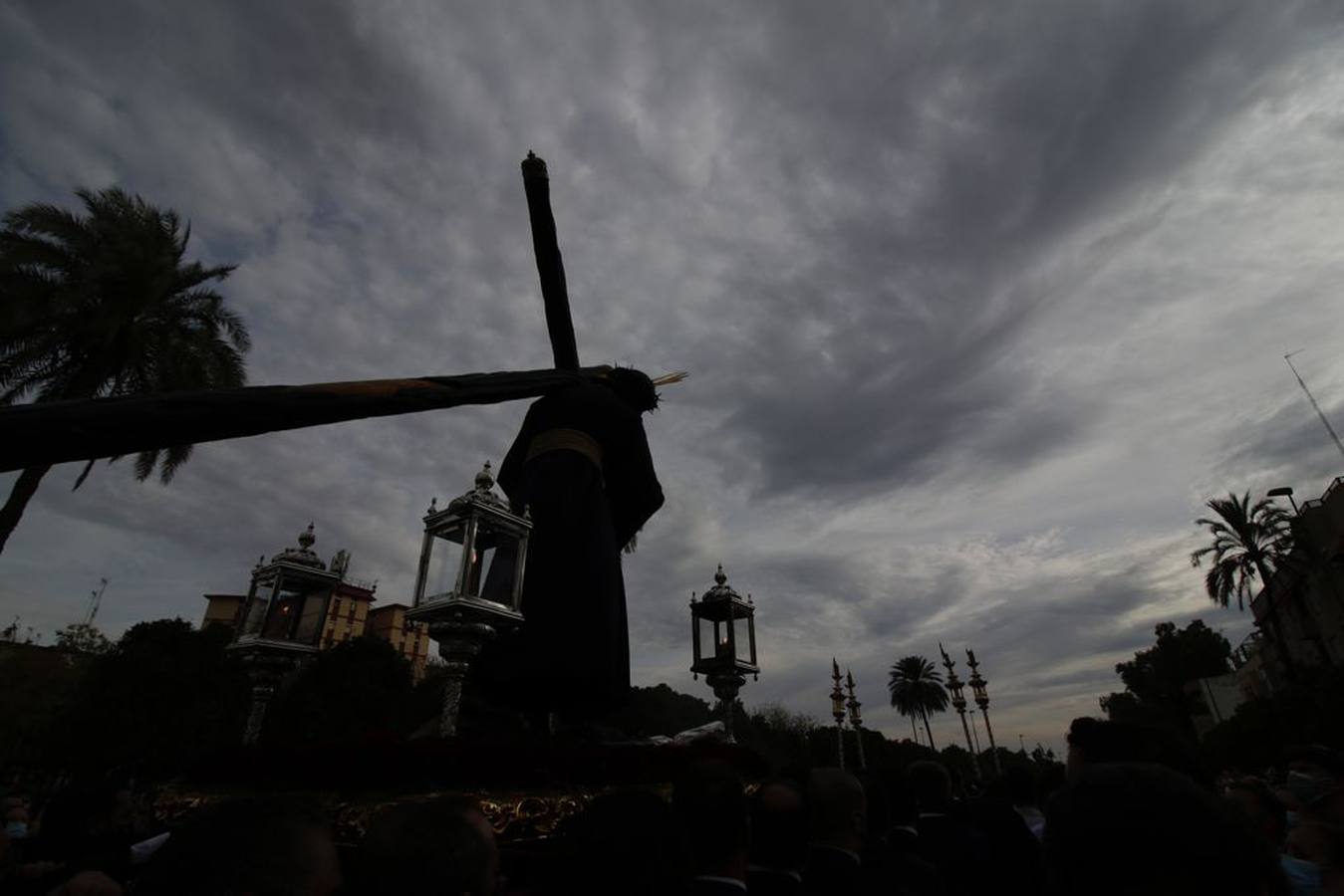 Las mejores imágenes del traslado del Gran Poder al barrio de los Pajaritos