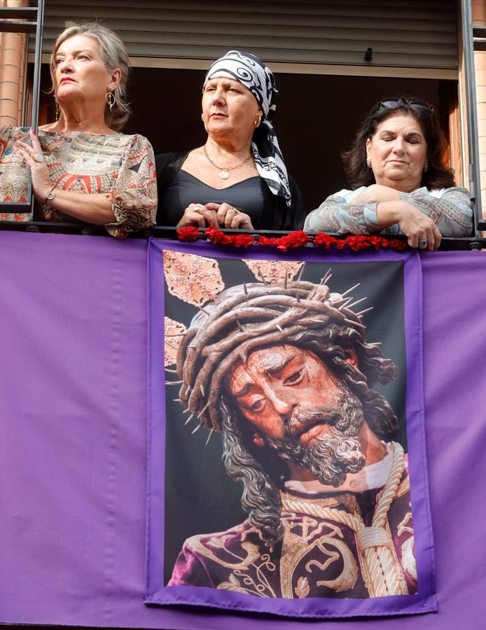 Salida del Gran Poder: Impresionante llegada del Señor a Tres Barrios, la espera termina