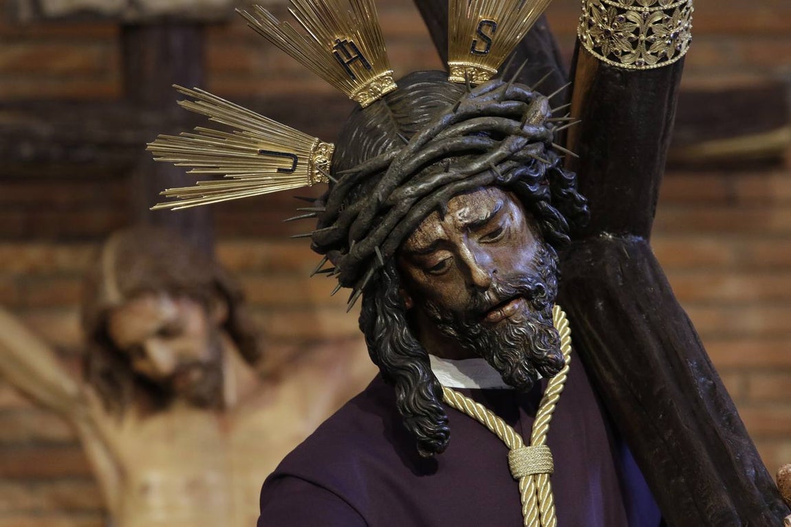 Nadie quiere faltar a su cita con el Gran Poder en la parroquia de la Blanca Paloma