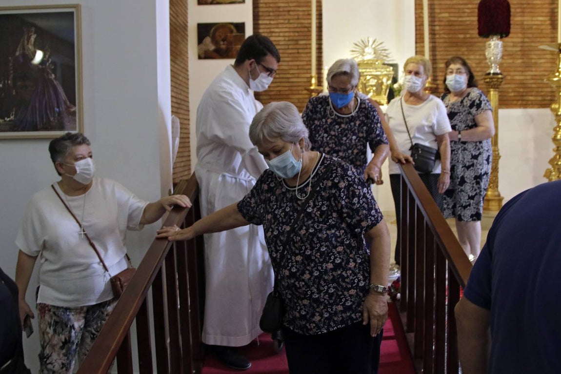 Nadie quiere faltar a su cita con el Gran Poder en la parroquia de la Blanca Paloma