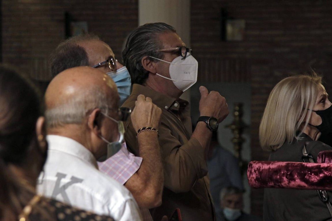 Nadie quiere faltar a su cita con el Gran Poder en la parroquia de la Blanca Paloma