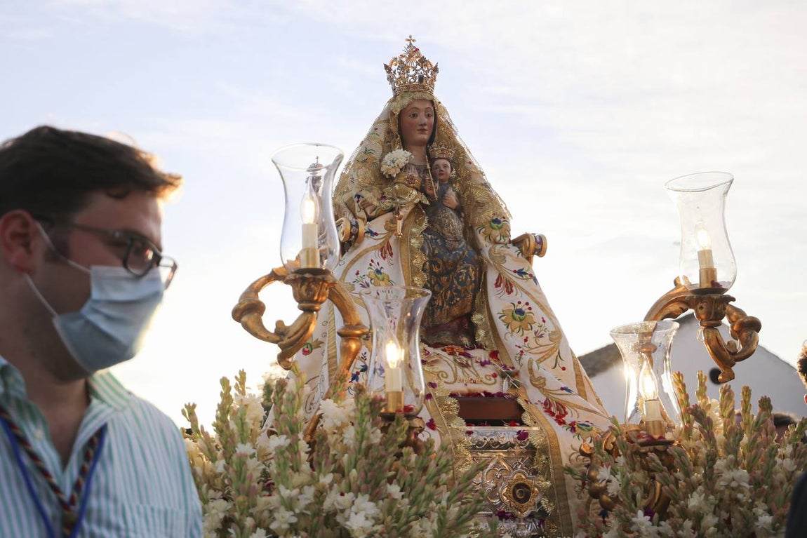 En imágenes, la peregrinación de la Virgen de Valme hasta el cortijo de Cuarto