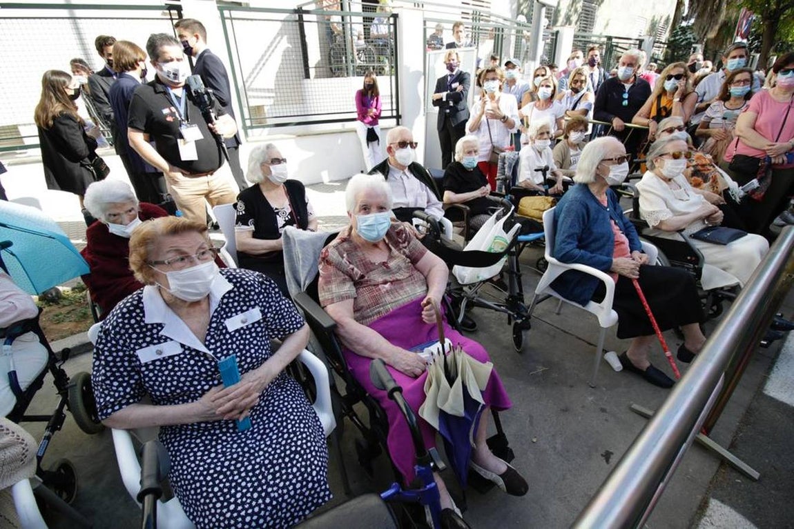 El Señor del Gran Poder por las calles del barrio de la Romería y Santa Aurelia