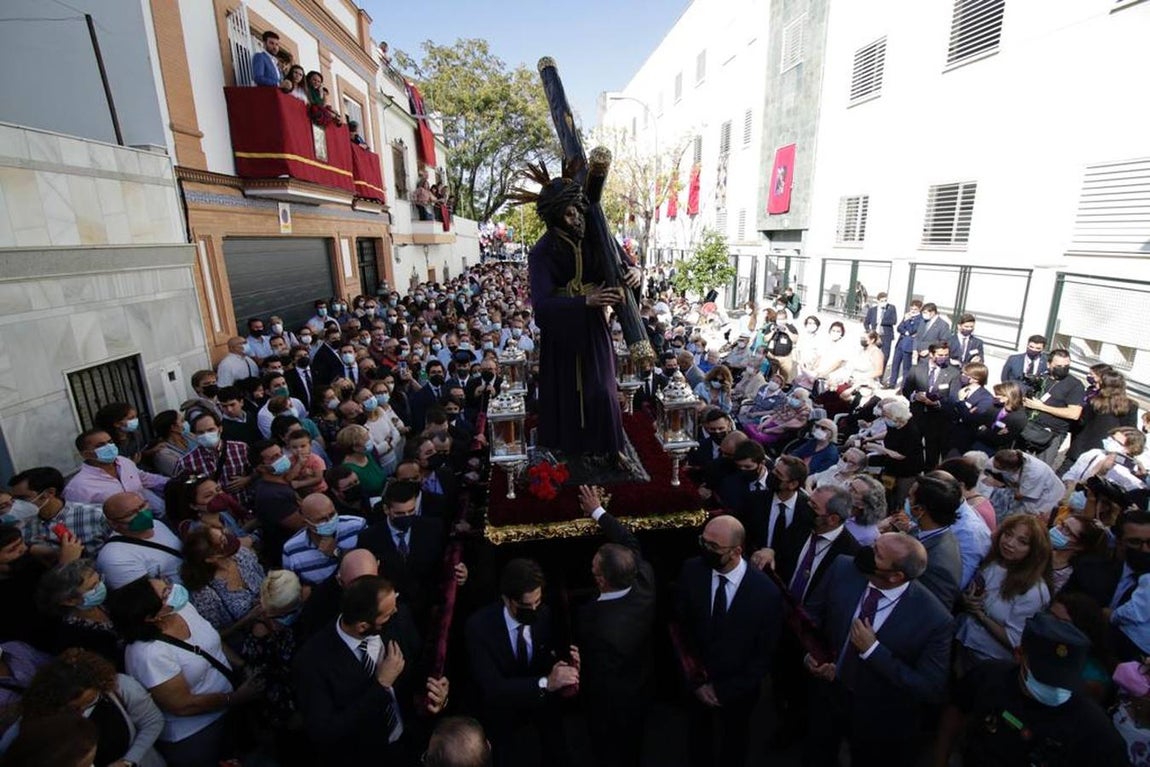 El Señor del Gran Poder por las calles del barrio de la Romería y Santa Aurelia