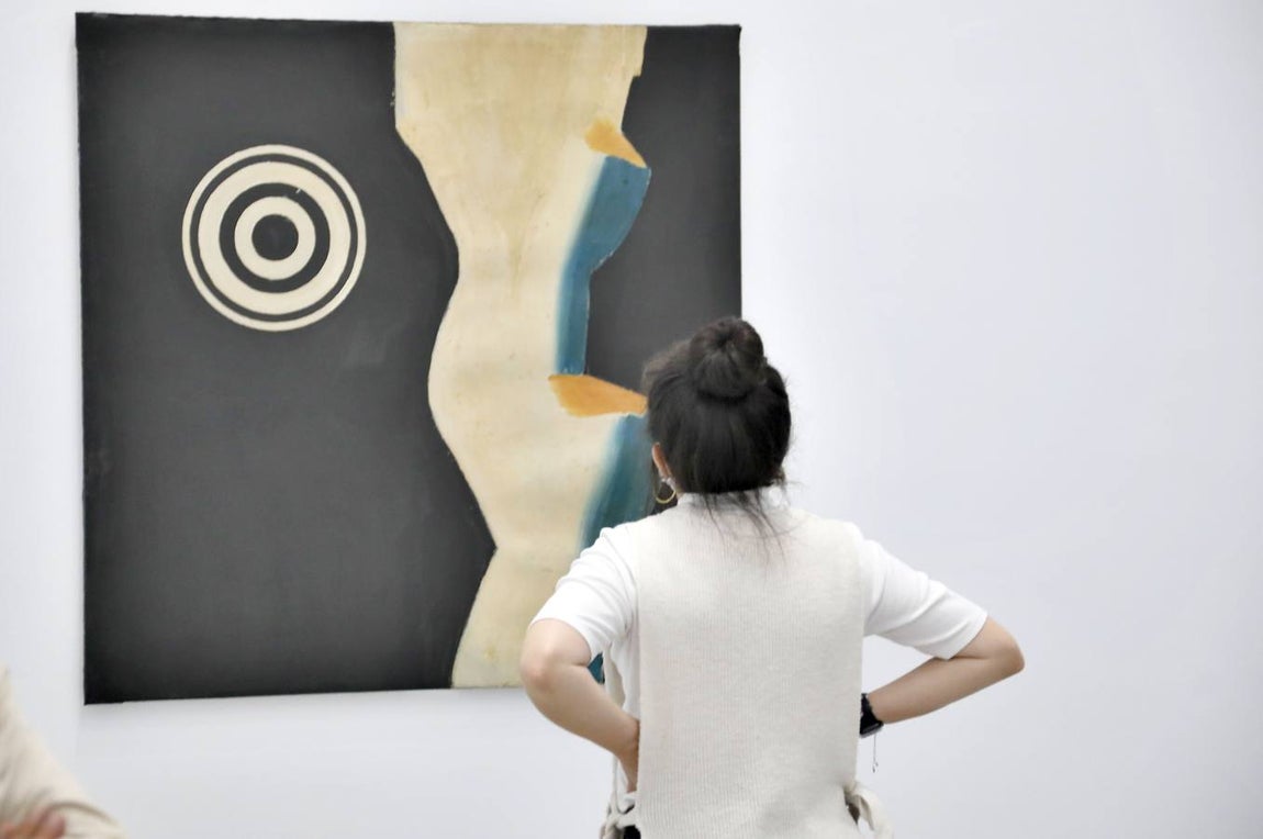 La exposición &#039;La Máquina Española&#039; revisa en el CAAC el impacto de la galería andaluza en el arte español de los 80