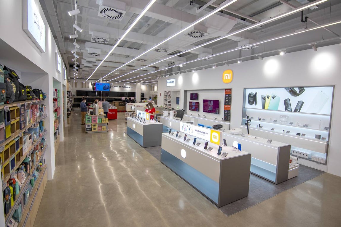 En imágenes, AliExpress inaugura su primera tienda en Sevilla