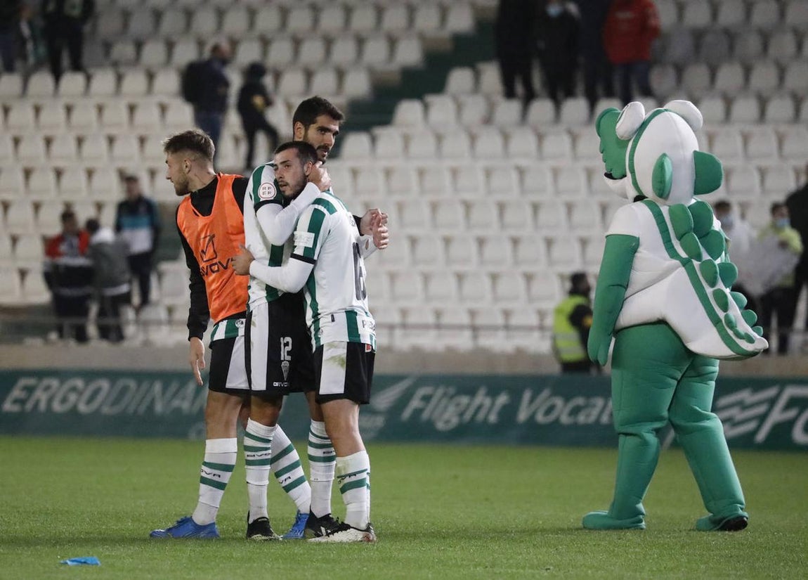 Las mejores imágenes y el ambiente en la grada del Córdoba CF - CD Ebro