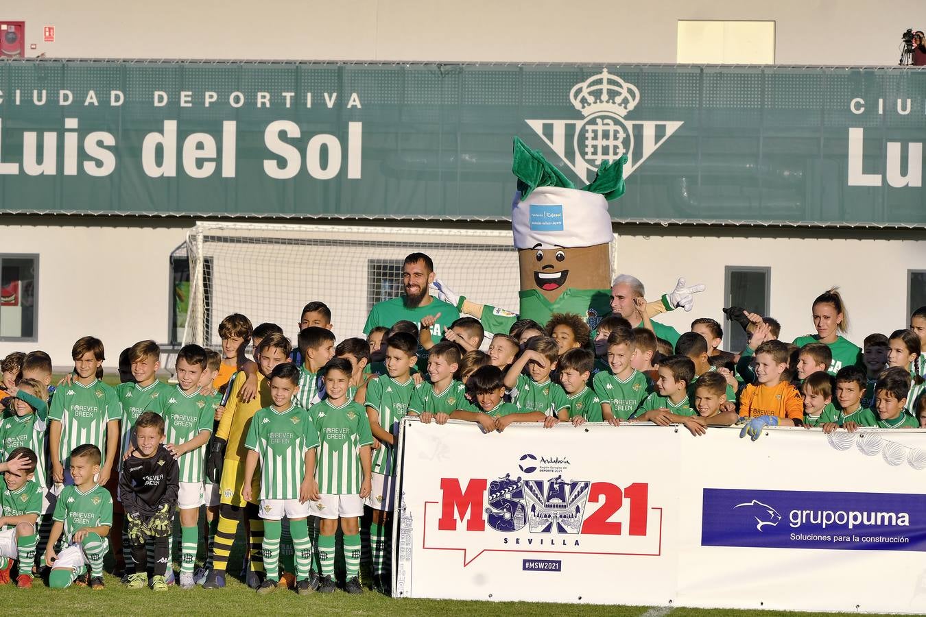 Borja Iglesias vuelve a ser benjamín