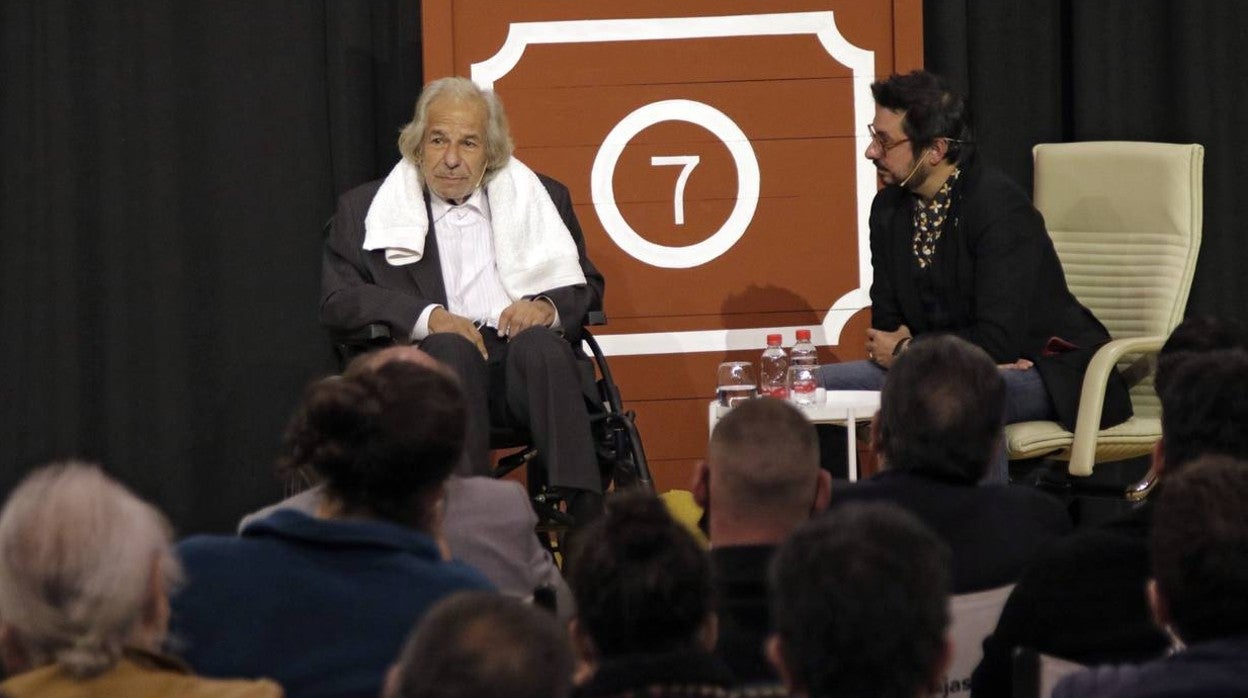 En imágenes, &#039;Toros sí, toros no: ¿cultura, tradición o barbarie?&#039; en el ciclo &#039;Letras de Sevilla&#039;