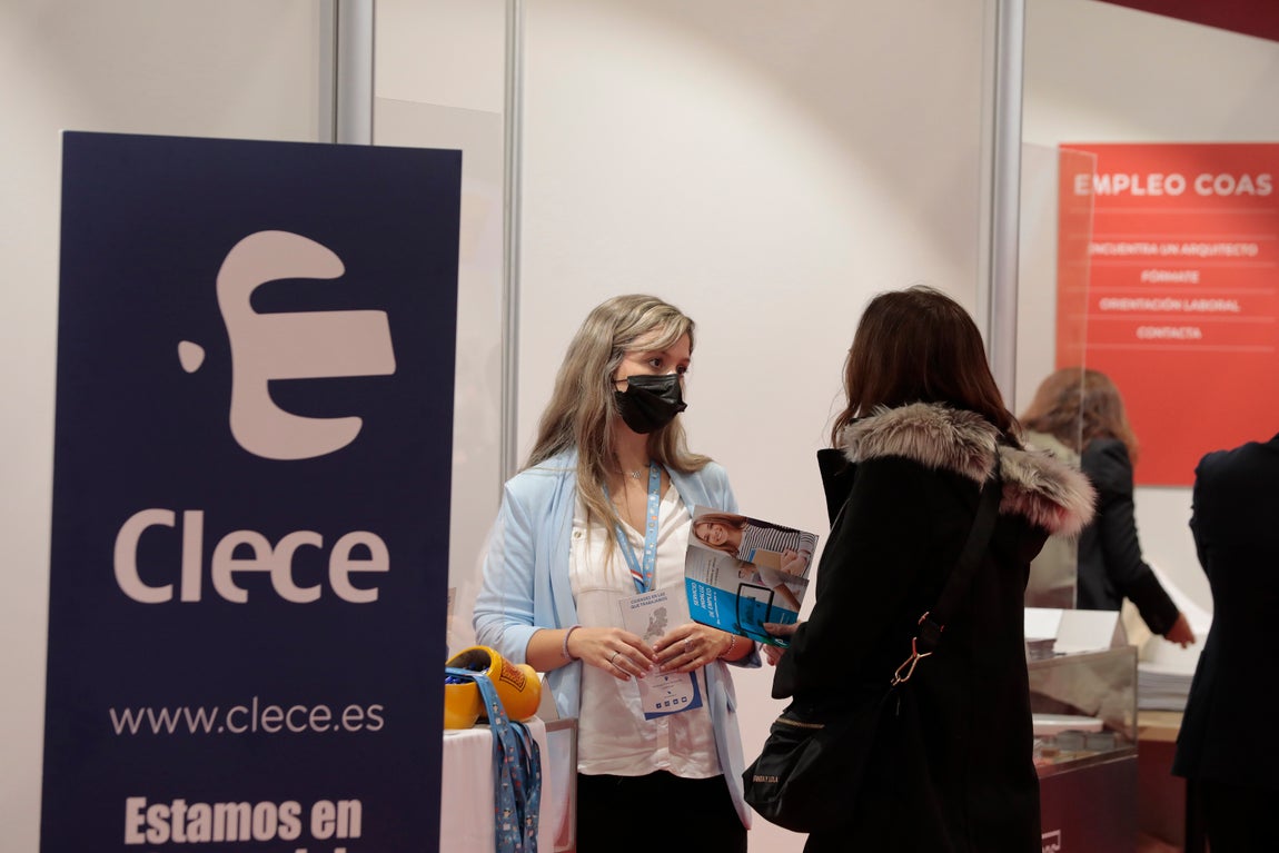 Se buscan universitarios en Sevilla para trabajar en el extranjero