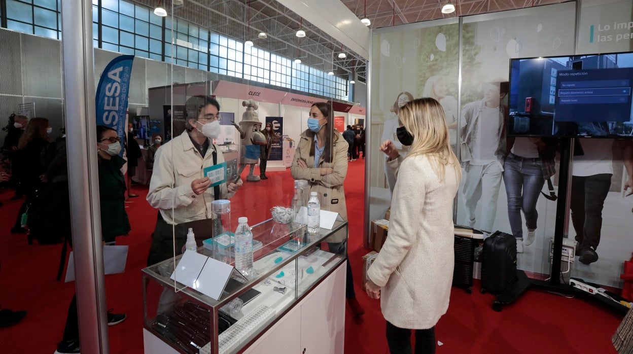 Se buscan universitarios en Sevilla para trabajar en el extranjero