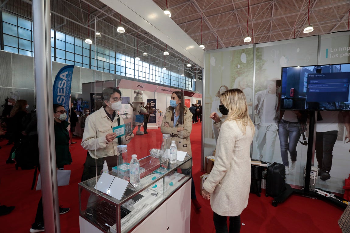 Se buscan universitarios en Sevilla para trabajar en el extranjero