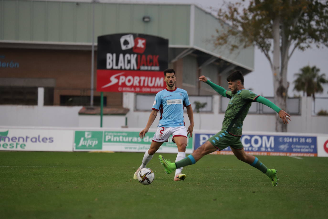 La decepción en el Córdoba CF tras caer ante el Villanovense, en imágenes