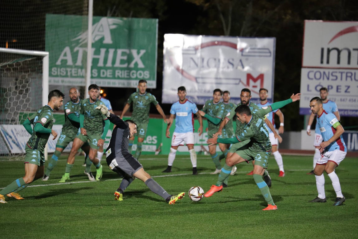 La decepción en el Córdoba CF tras caer ante el Villanovense, en imágenes