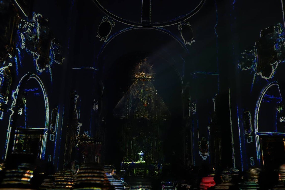 El mapping de la hermandad de la Paz de Córdoba, en imágenes