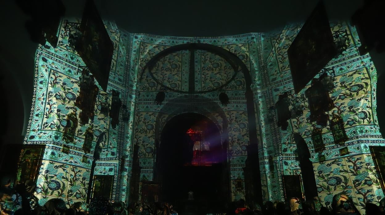 El mapping de la hermandad de la Paz de Córdoba, en imágenes