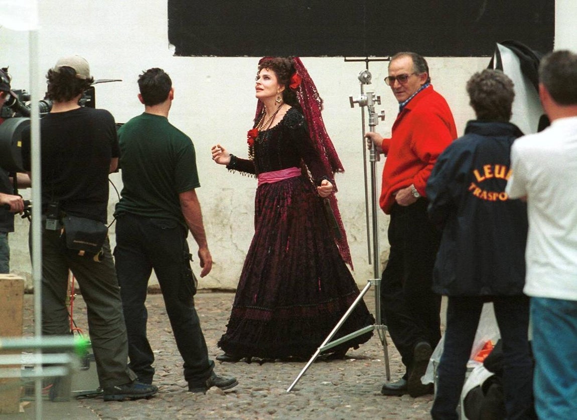 Un paseo por la historia y estética del Cristo de los Faroles de Córdoba, en imágenes