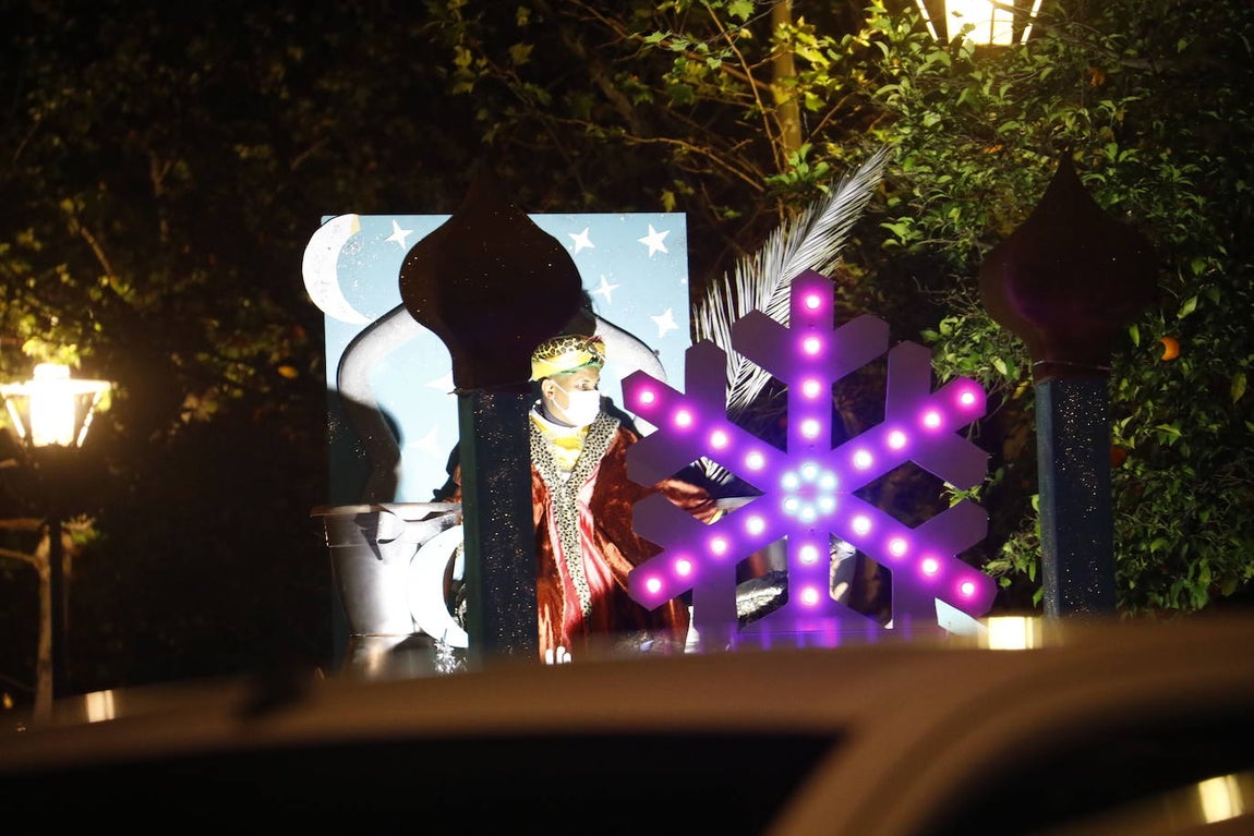 La Cabalgata de los Reyes Magos en el barrio de Ciudad Jardín de Córdoba, en imágenes
