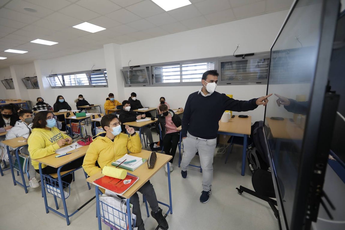 La inauguración del instituto de Miralbaida en Córdoba, en imágenes