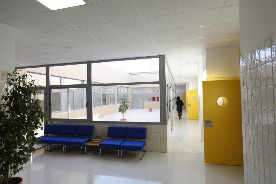 La inauguración del instituto de Miralbaida en Córdoba, en imágenes