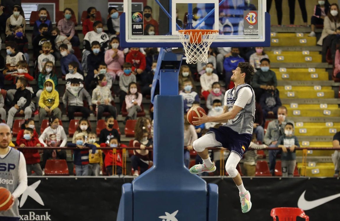 España de baloncesto sigue la puesta a punto este martes en Córdoba, en imágenes