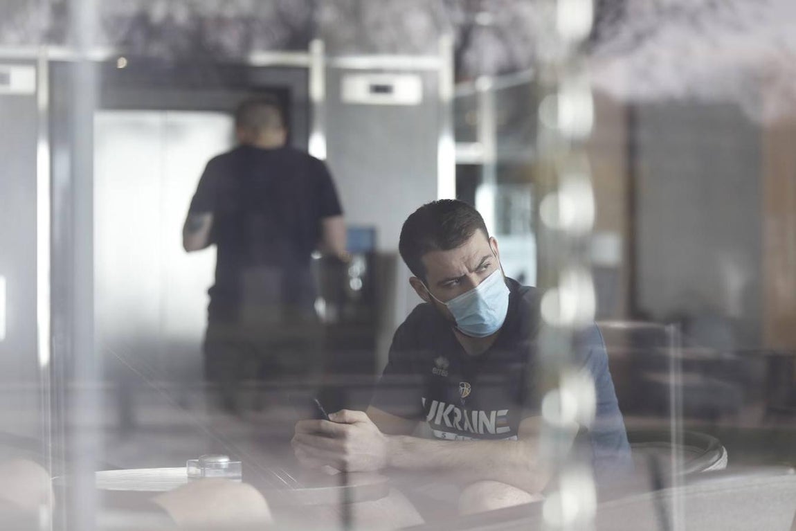 La incertidumbre de la selección de baloncesto de Ucrania en Córdoba, en imágenes