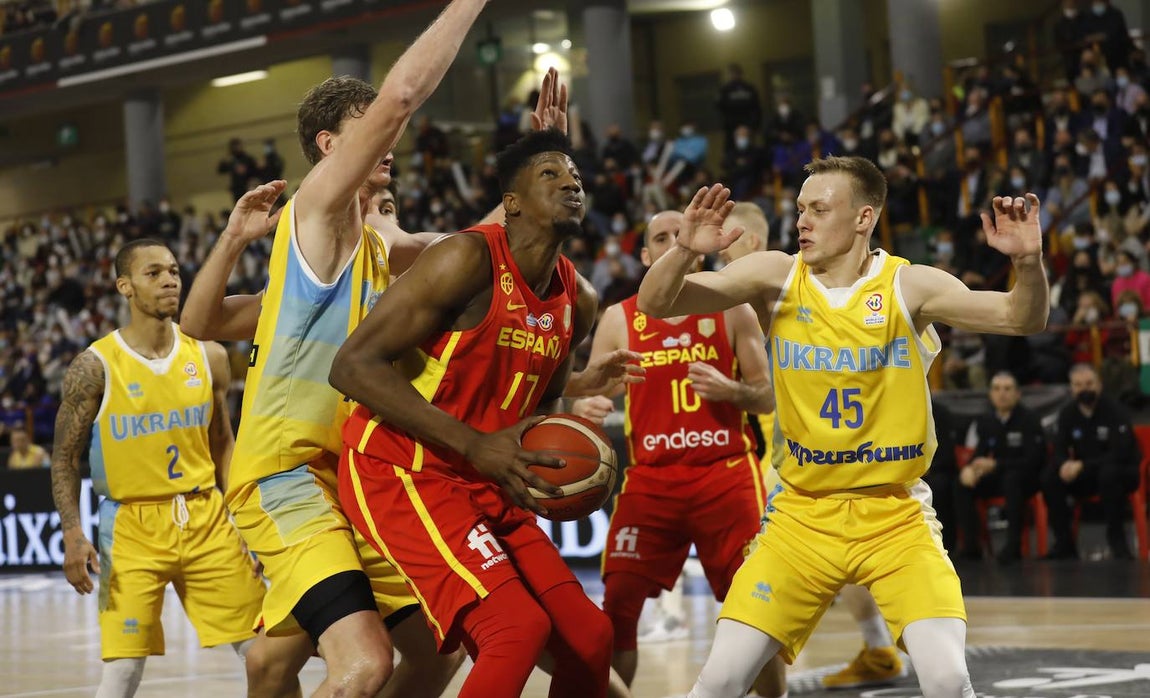 Las mejores imágenes del España - Ucrania de baloncesto en Córdoba