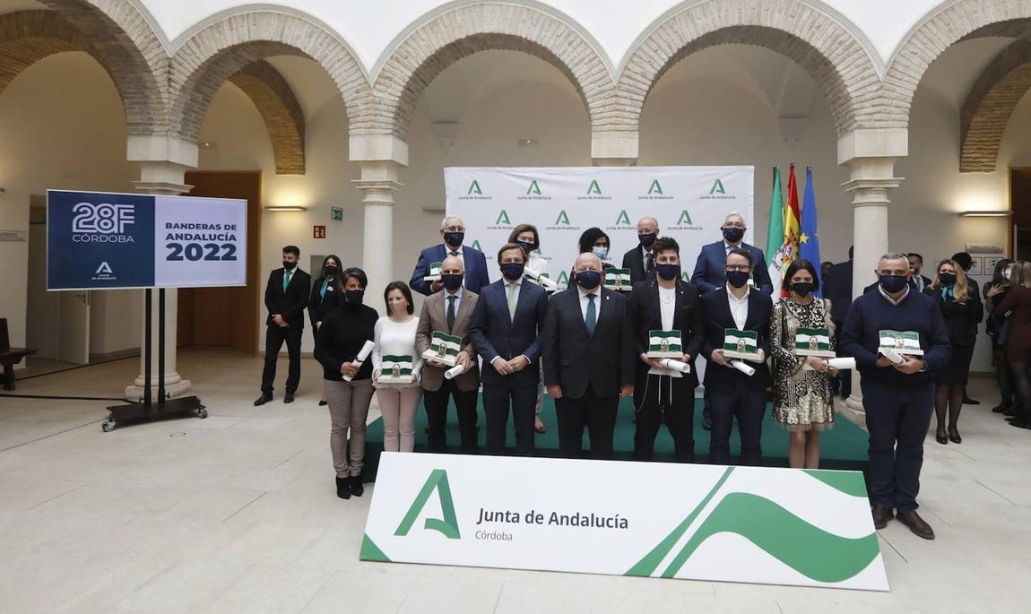 La entrega de las banderas de Andalucía en Córdoba, en imágenes