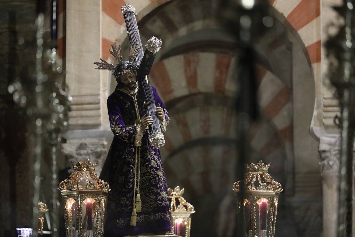 En imágenes, el Vía Crucis del Calvario en Córdoba (II)