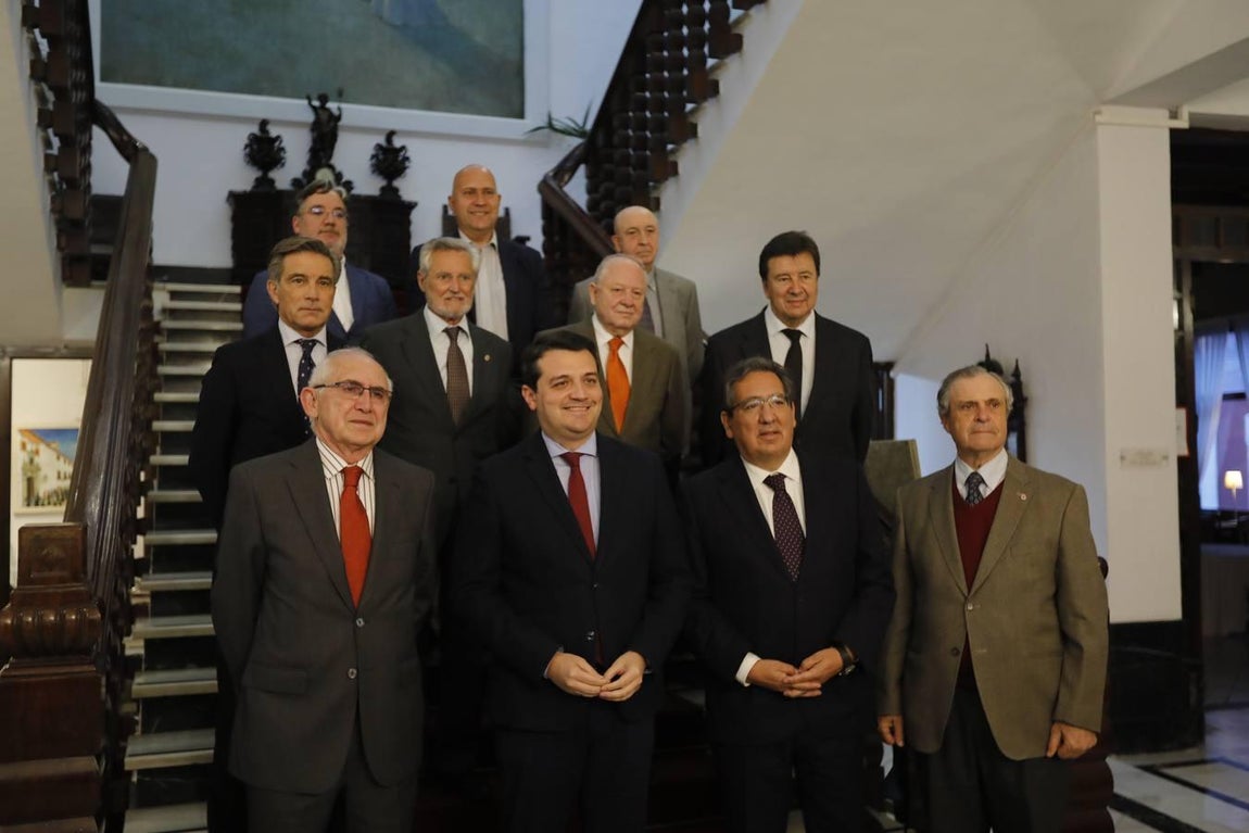 La conferencia del alcalde de Córdoba en el Foro Amador Jover, en imágenes