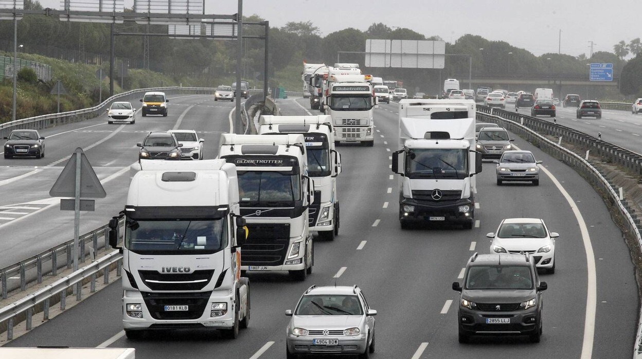 En im genes caravana de camiones hacia el centro log stico de