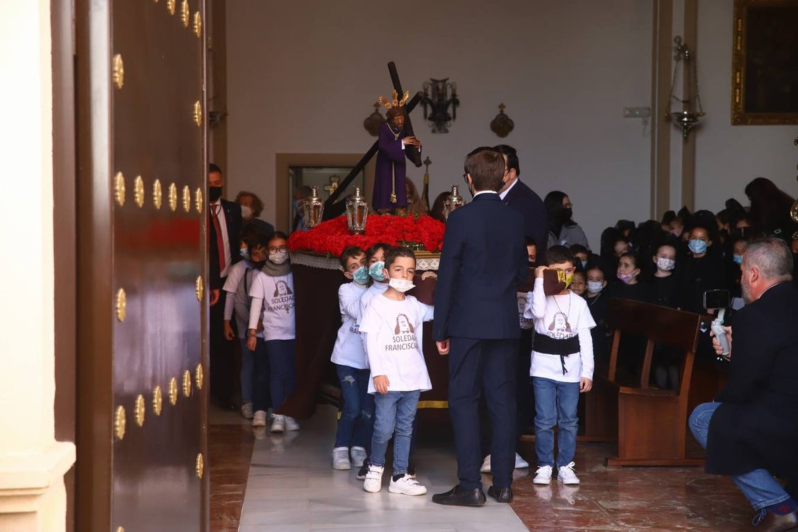 La Semana Santa Infantil del colegio Santa María de Guadalupe de Córdoba, en imágenes
