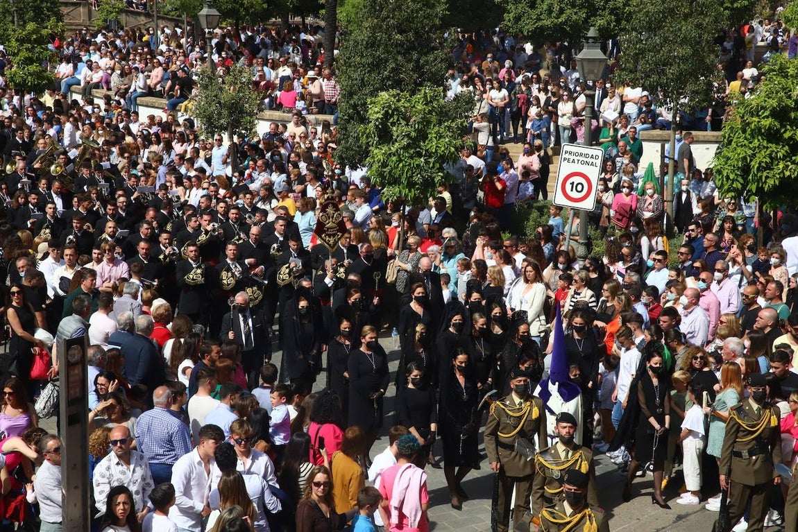 El imágenes, el Rescatado reparte su gracia el Domingo de Ramos en Córdoba