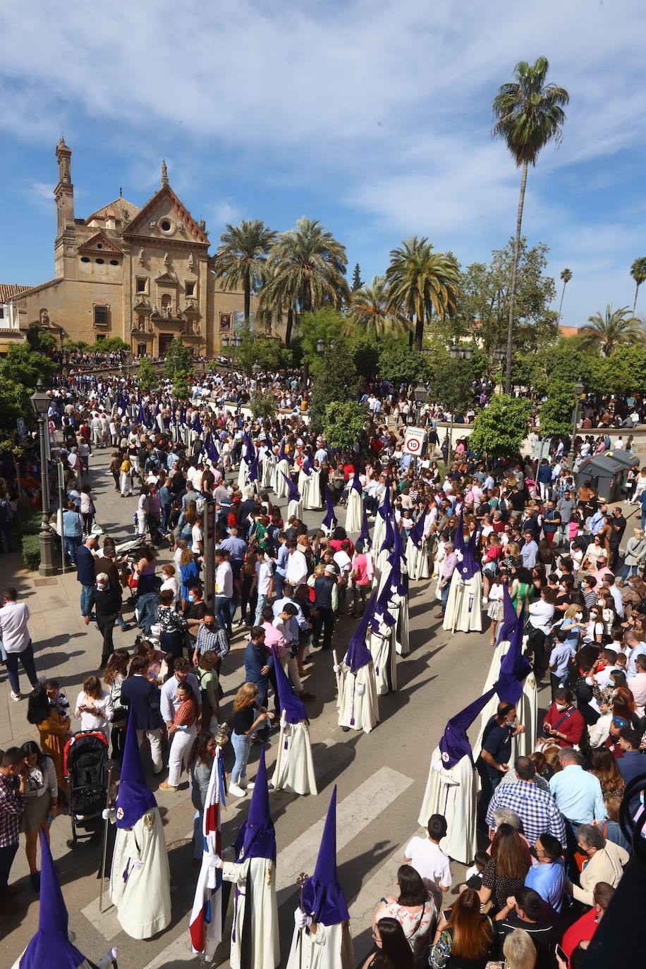 El imágenes, el Rescatado reparte su gracia el Domingo de Ramos en Córdoba